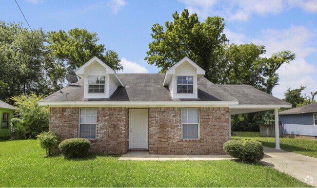 Building Photo - 1735 Barrett Ave
