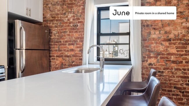 Building Photo - Room in Shared 4 bed/2 bath home in Bushwick