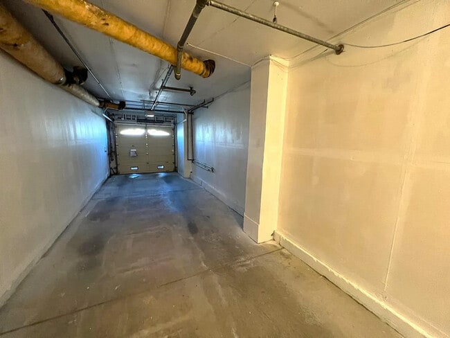 Building Photo - 2435 Rowntree Way