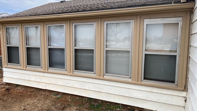 Building Photo - 1 Bed 1 Bath in Midwest City!