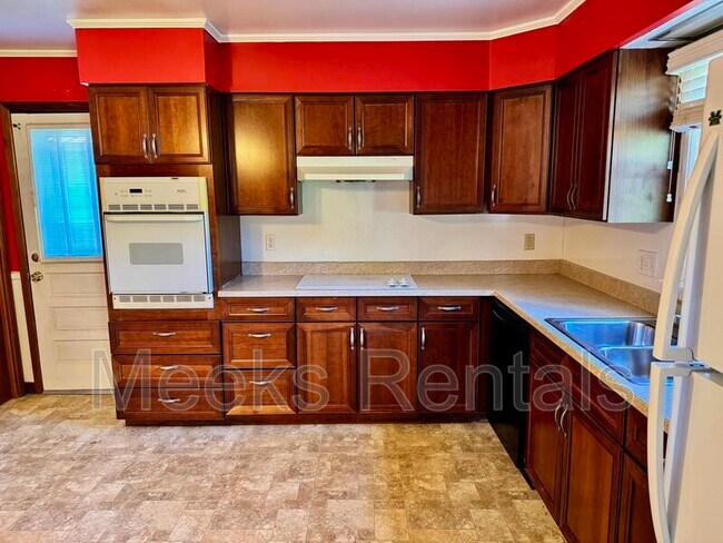 Building Photo - 1987 McVeigh Ave