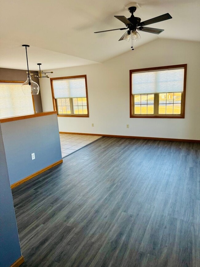 Building Photo - Remodeled 3BR 3BA Duplex in Black Earth –  $2800 month