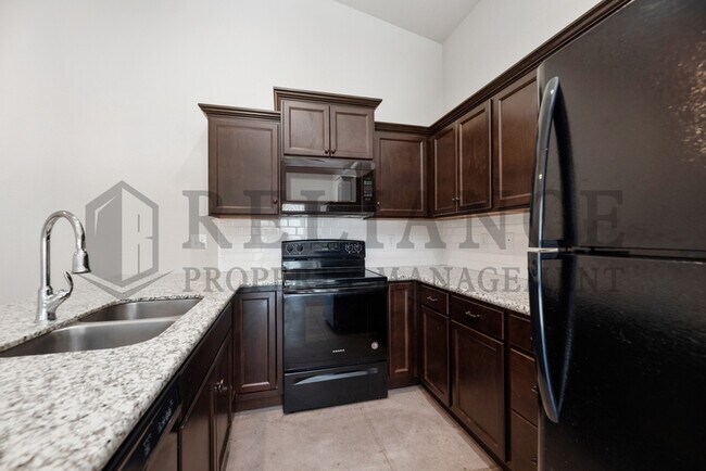 Building Photo - 13614 W Nantucket St