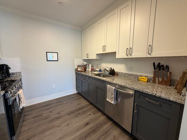 Building Photo - 17 Hennery Wy