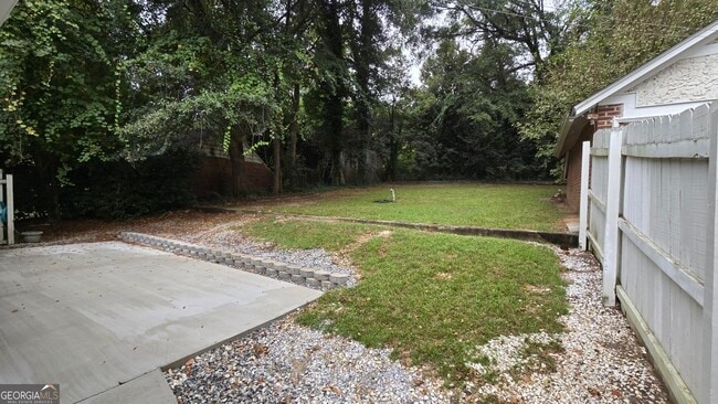 Building Photo - 865 Nottingham Dr