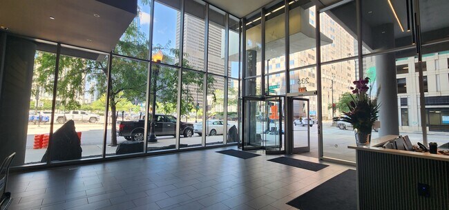 Building Photo - 235 W Van Buren St