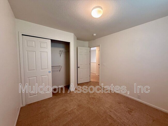 Building Photo - 2273 Falkirk Dr