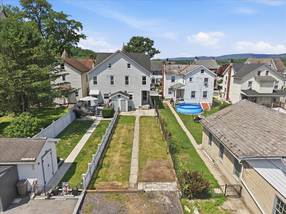 Building Photo - 315 2nd St
