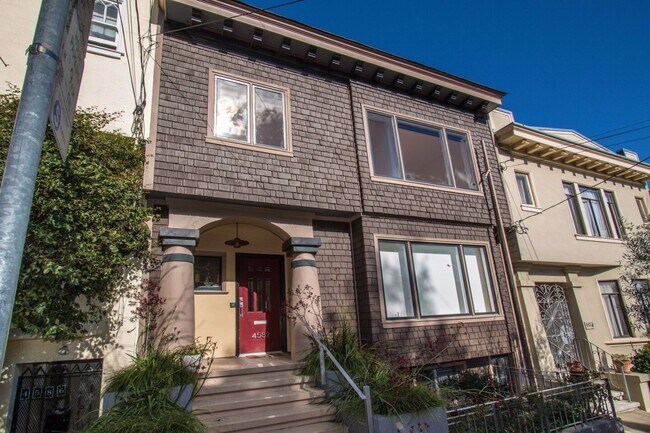 Primary Photo - Eureka Valley/Castro 4 Bed + Bonus Room, 3 Bath, 2 Car Garage, City & Valley Views