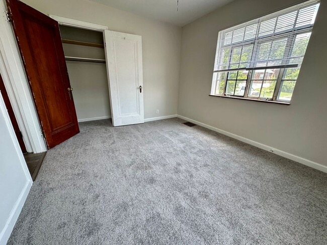 Building Photo - CHEVIOT: Charming 3+ bed 1.5 bath 1 car