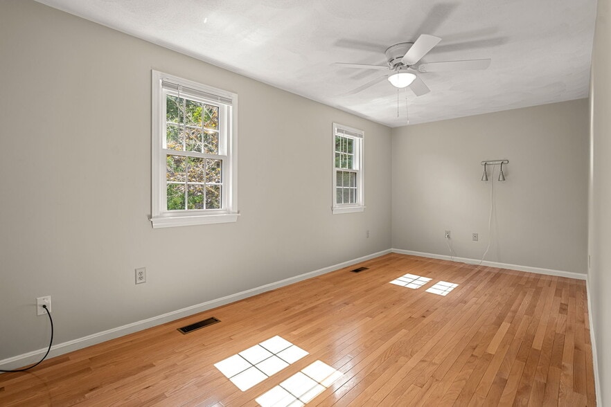 Building Photo - 290 Apache Way