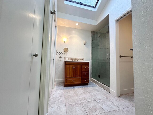Building Photo - Spacious 4 Bed 2.5 Bath South Los Altos Home - Pool! Great Schools!