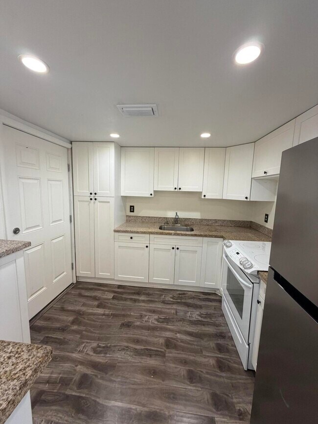 Building Photo - 4500 N Flagler Dr