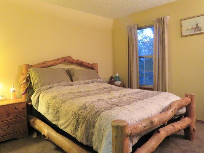Building Photo - $2,570.95 with $500 Off the first month's rent, 3 Beds - 3 Baths, Townhouse in Lakewood with Cent...