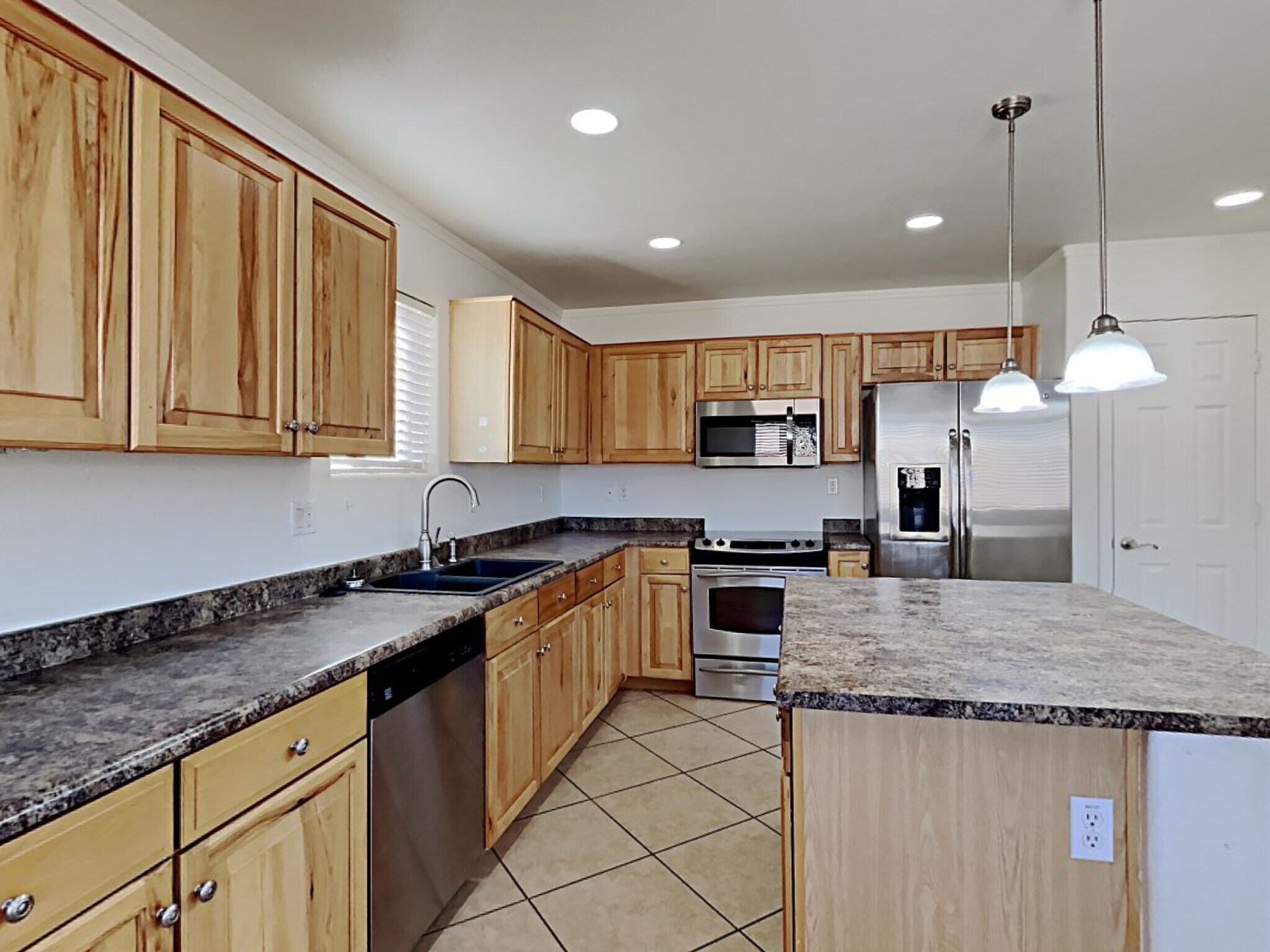 Building Photo - 17522 W Calavar Rd