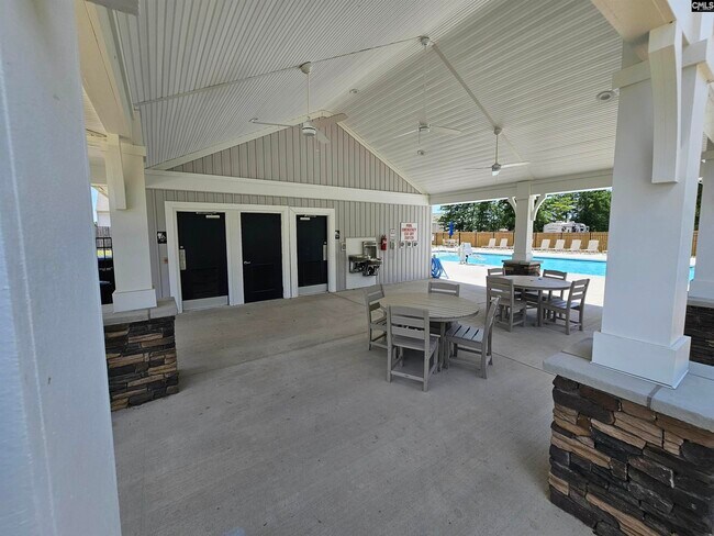 Building Photo - 152 Woodmere Dr