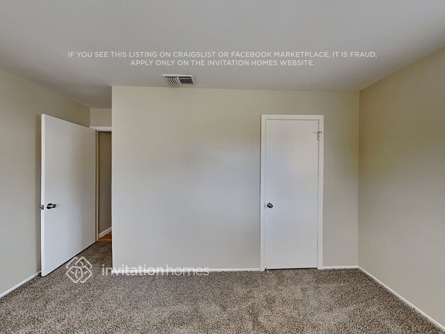 Building Photo - 4300 42nd Ave