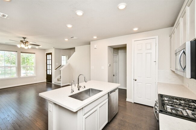Building Photo - 18225 Crystal Knoll Dr