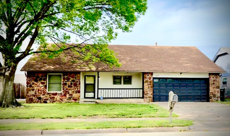 Primary Photo - 400 W Vicksburg St