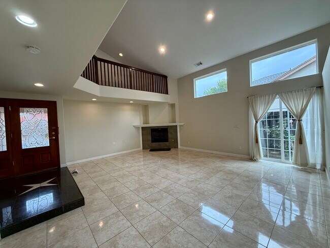 Building Photo - 12665 Sundance Ave