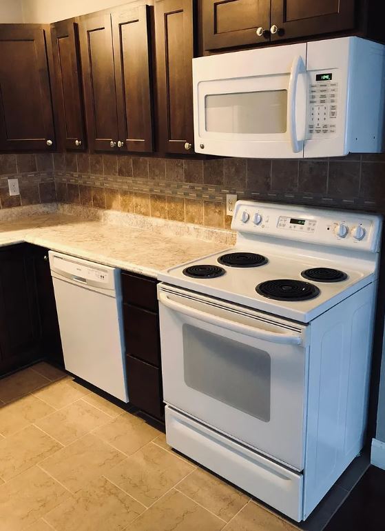 Main Kitchen Stove - 10806 Seward St