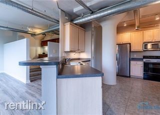 Building Photo - 1 br, 2 bath House - 110 Ottawa St Apt 3C