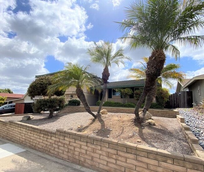 Building Photo - 4 bedroom 2.5 bath recently renovated home...