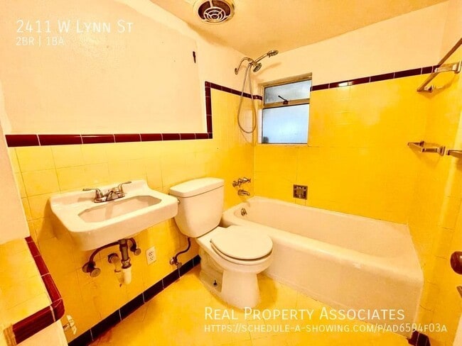 Building Photo - 2411 W Lynn St