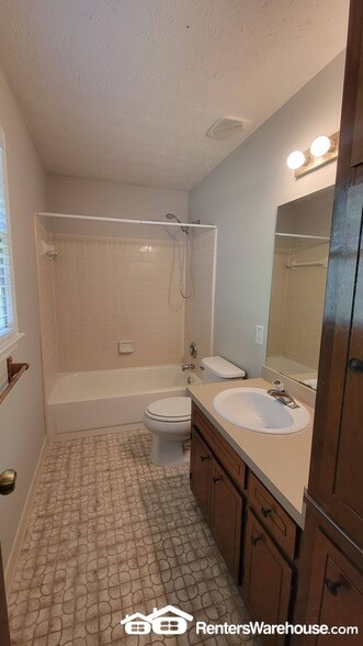 Building Photo - 2532 Mistletoe Ln SW