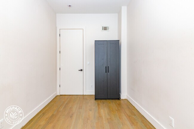 Building Photo - 1582 Prospect Pl