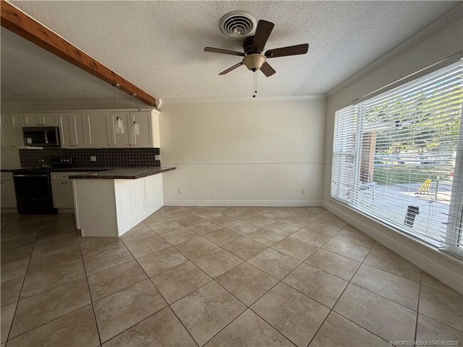 Building Photo - 820 NW 10th Terrace