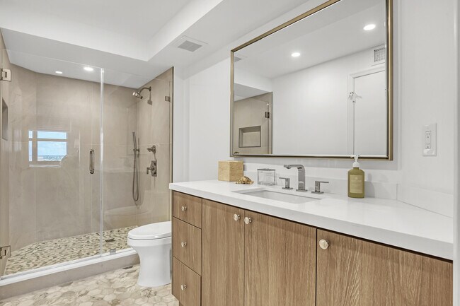 Building Photo - 5200 N Ocean Dr