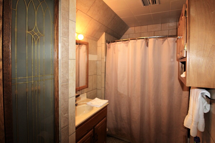 Bathroom - 119 Chestnut St