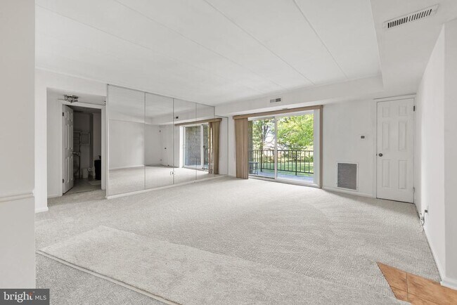 Building Photo - 81 Oakridge Dr