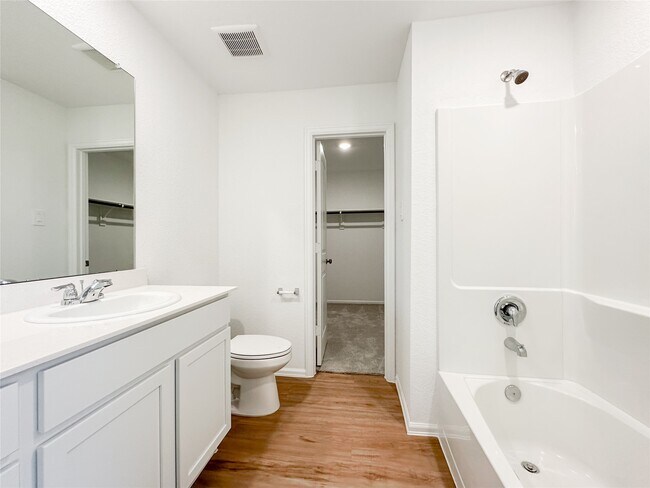 Building Photo - 1480 Las Cuevas Dr