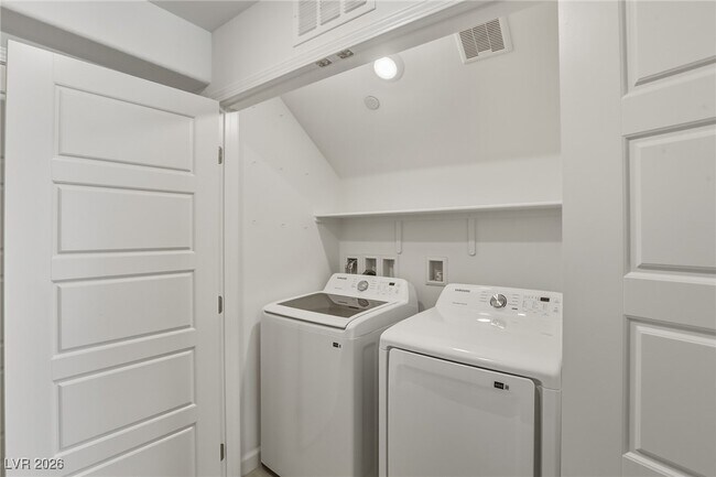 Building Photo - 4971 Aitana Ave