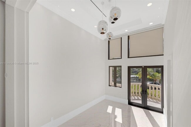 Building Photo - 8112 Los Pinos Cir