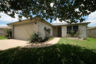Building Photo - 2017 Parksville Way