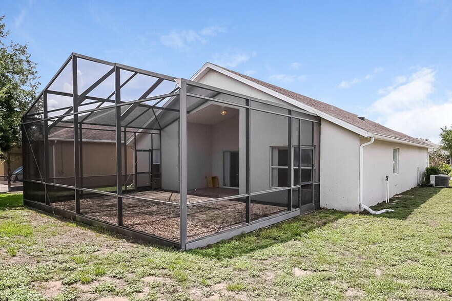 Building Photo - 202 Tower View Dr W
