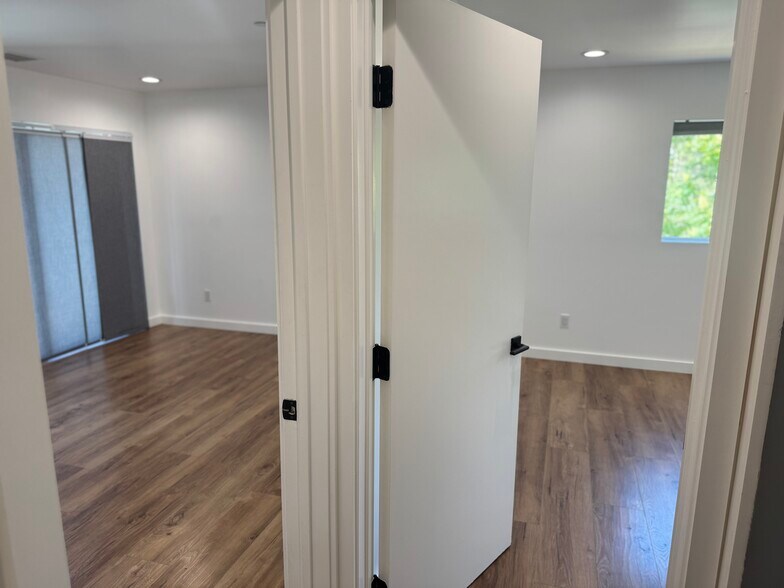 Building Photo - 5638 Woodman Ave