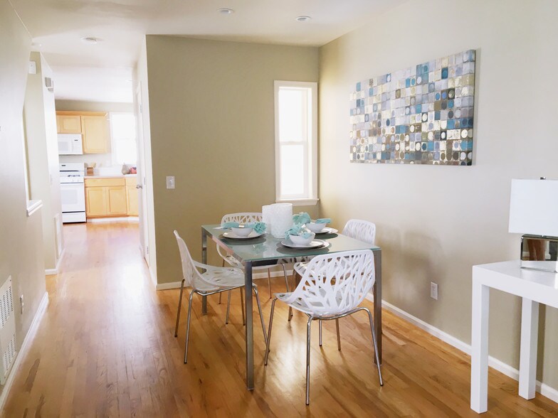 dining area - 12713 Greenwood Ave N