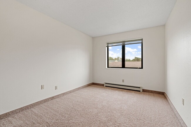 Cascade - 2 Bed / 1 Bath - 900 Sq.Ft. - Jordan Creek and Mills