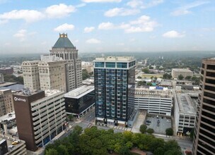 Building Photo - Centerpointe- Urban luxury living!!