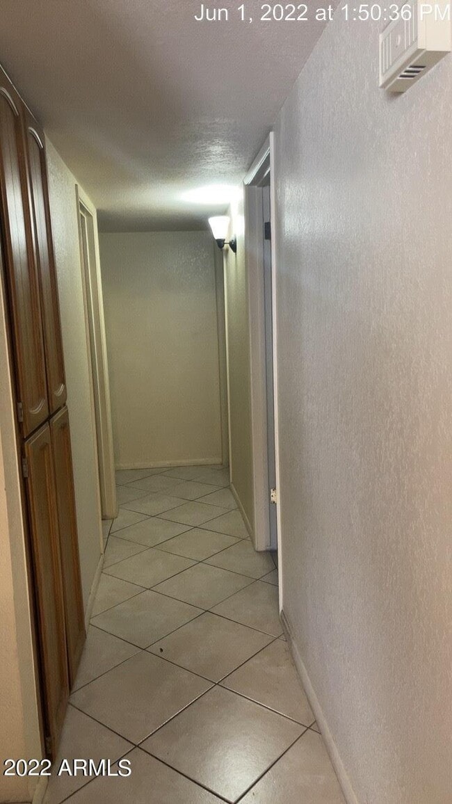 Building Photo - 904 W Malibu Dr
