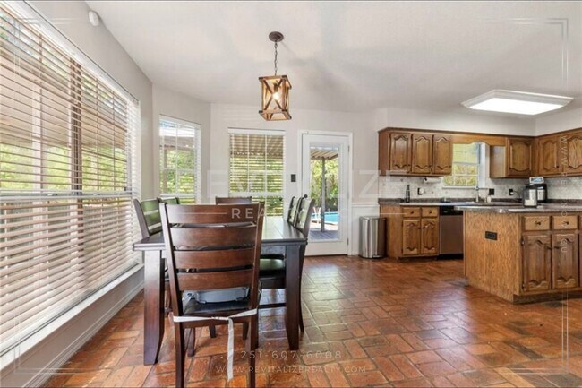 Building Photo - Coming Soon! 3 Bed/2 Bath Home in West Mob...