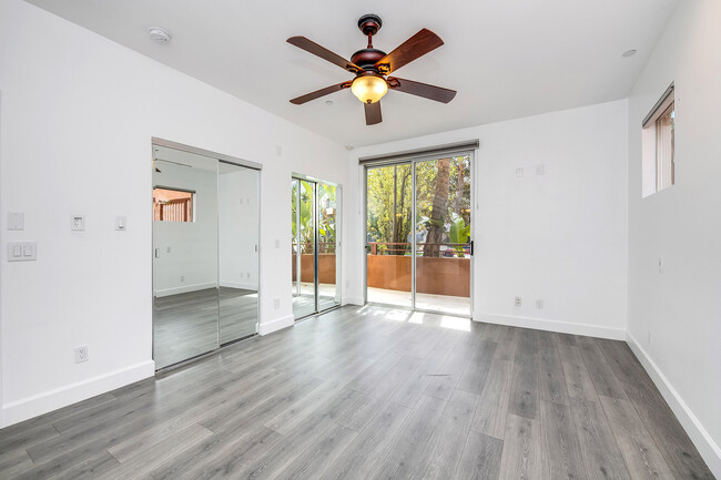 Master Bedroom - 2010 S Beverly Glen Blvd