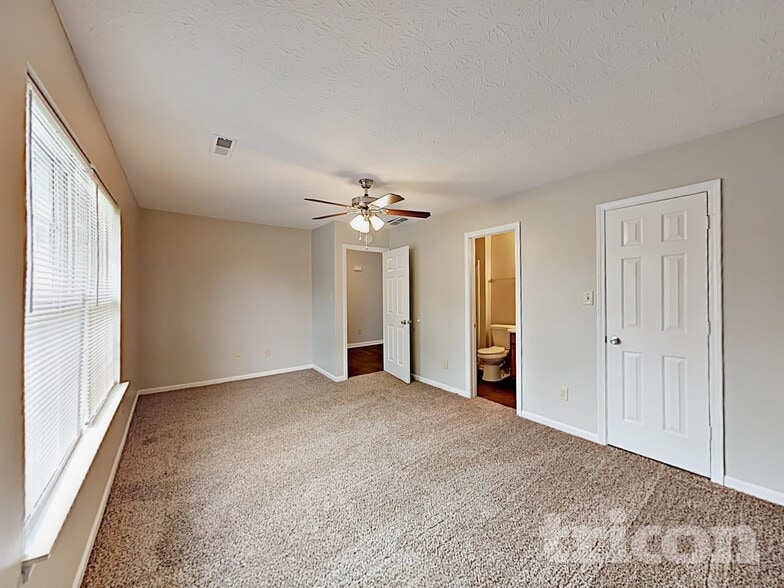 Building Photo - 4811 Oakforge Dr