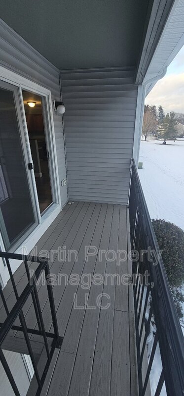 Building Photo - 94 Tennis Plaza Rd