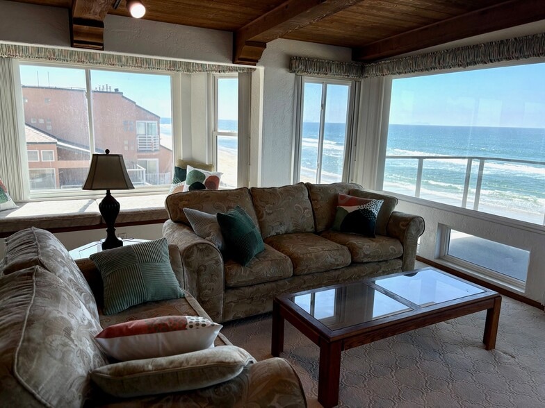 Building Photo - 1320 Seacoast Dr