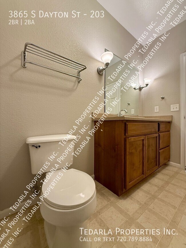 Building Photo - 3865 S Dayton St